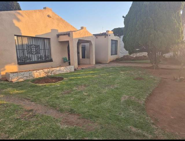 3 BEDROOM HOUSE FOR SALE IN ENNERDALE EXT 1